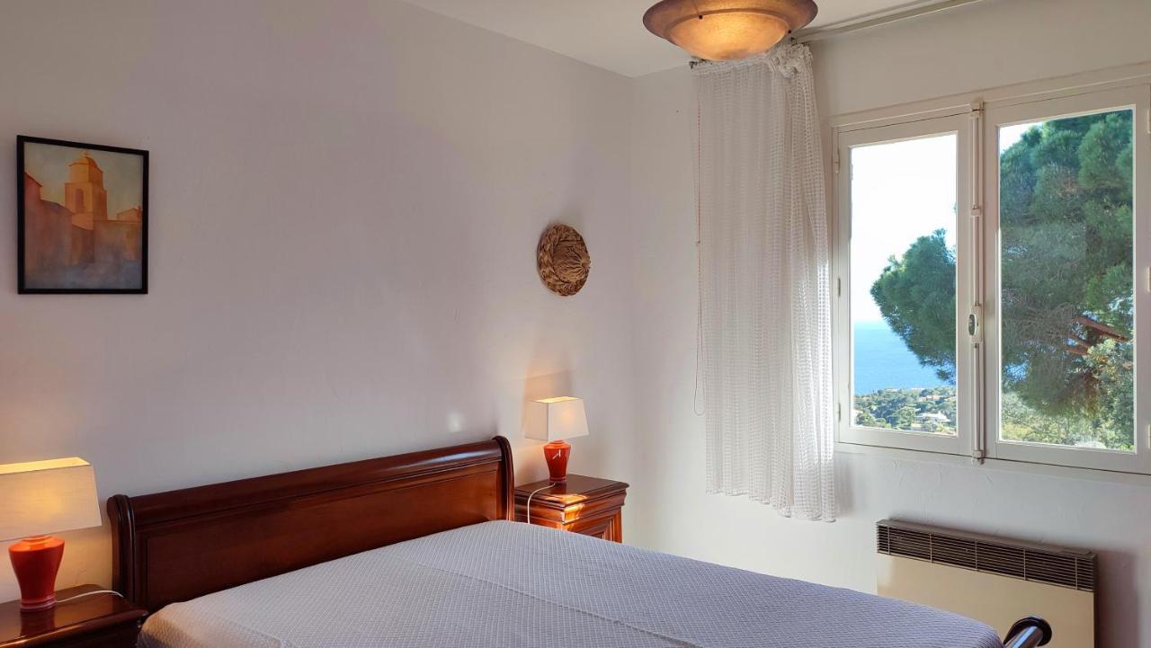 Villa Les Trois Chenes, Piscine Privee & Vue Mer Sur Golfe De Saint Tropez Ле Исамбр Екстериор снимка